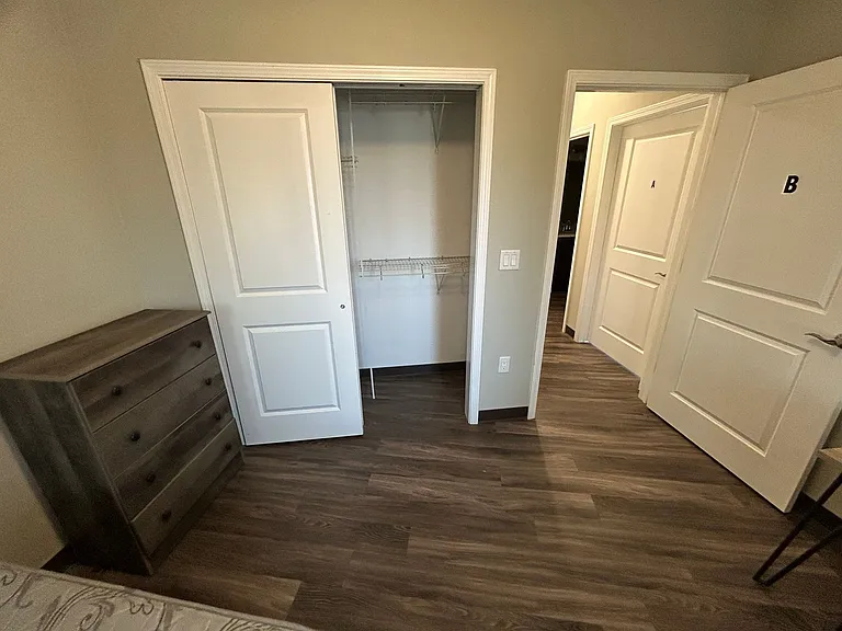 302 E Clark St — Photo 21