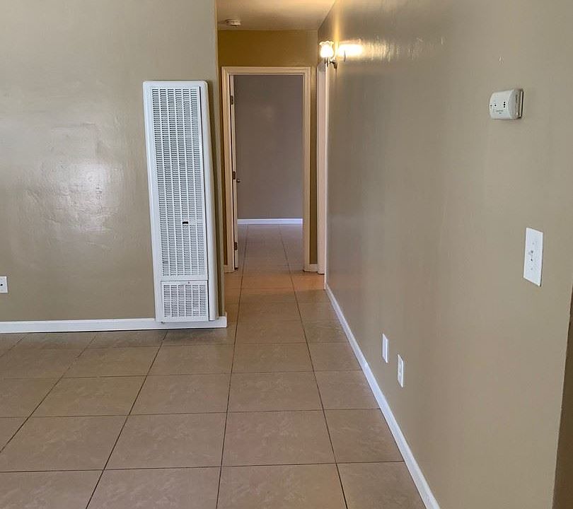 2nd image of 2615 44th St APT 2