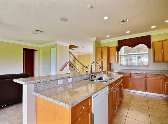 4th image of 11192 SW Kingslake Cir