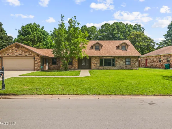 1400 Cotita Dr, Gautier, MS 39553