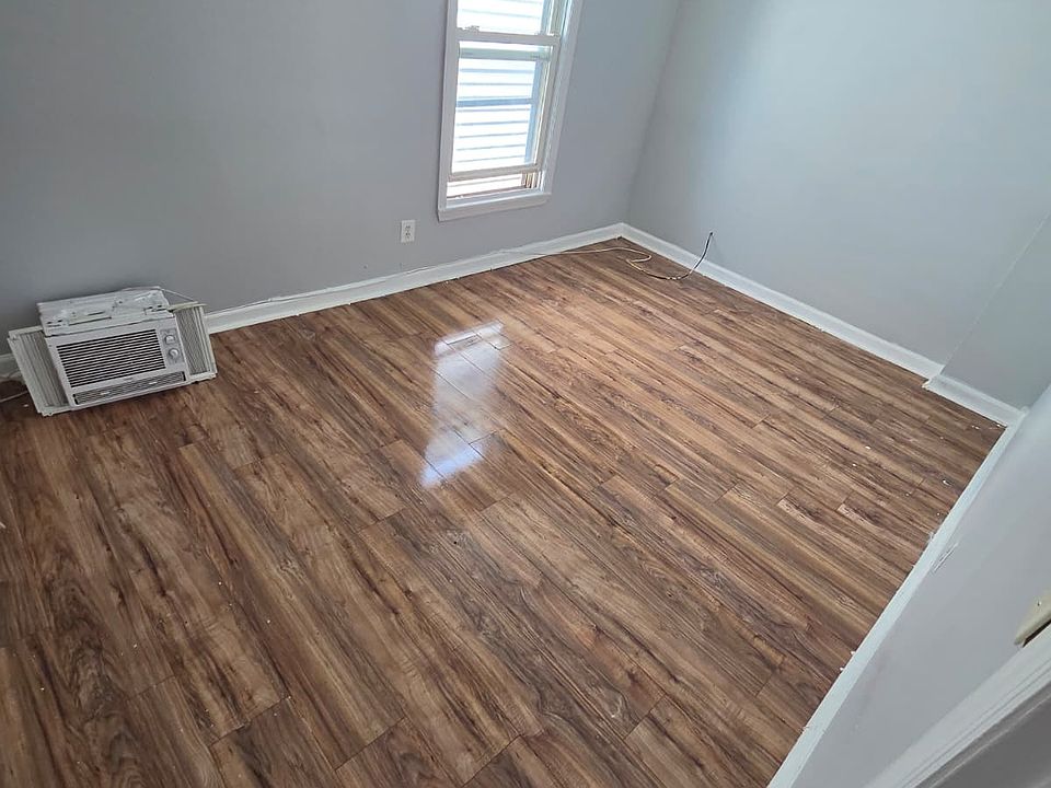 1st image of 122 Marshall St Floor 2