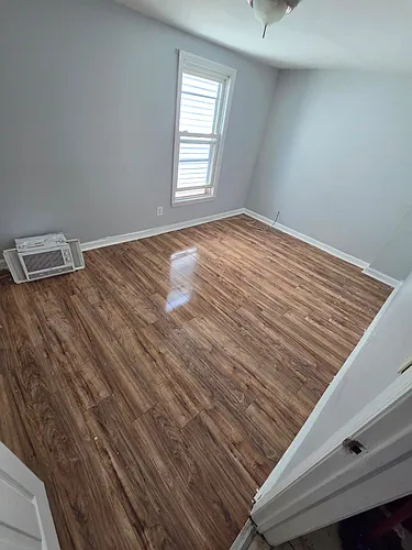 122 Marshall St Photo 1