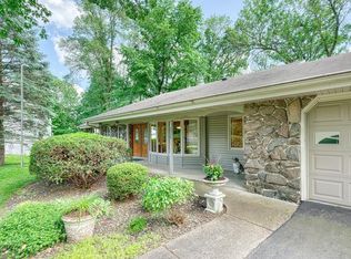 2535 Queensland Ln N, Plymouth, MN 55447