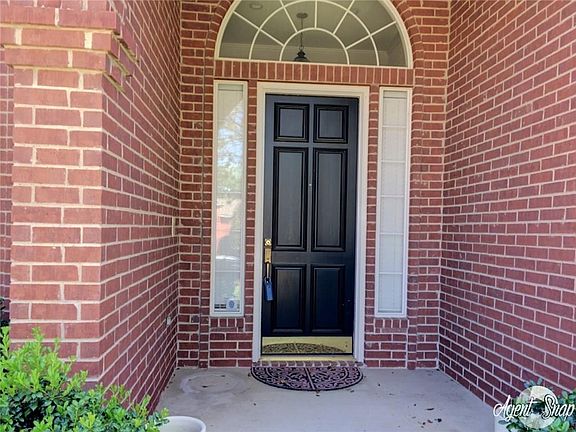 4th image of 710 Sleepy Hollow Dr