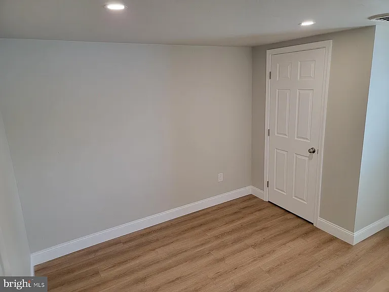 564 Hulmeville Ave #B — Photo 8
