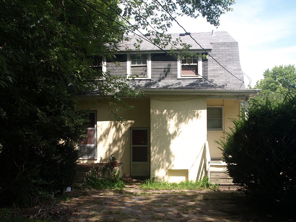 2nd image of 322 W Essex Ave