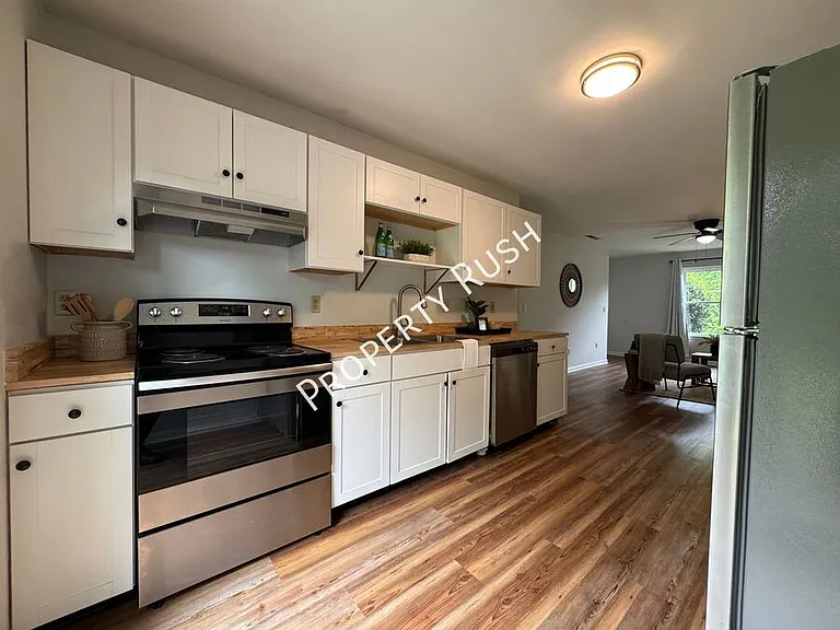 8740 Millard Lee Ln #8740 — Photo 7