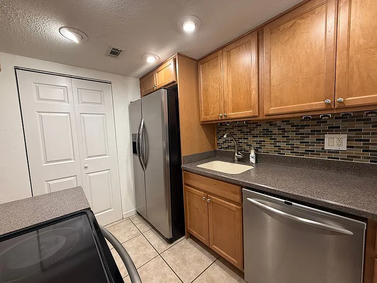 633 S Palmetto Ave #301 — Photo 9