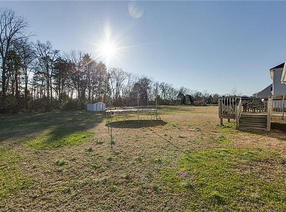 4th image of 428 Dorchester Dr
