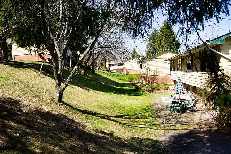 Mountain Ridge Townhouses — Photo 22