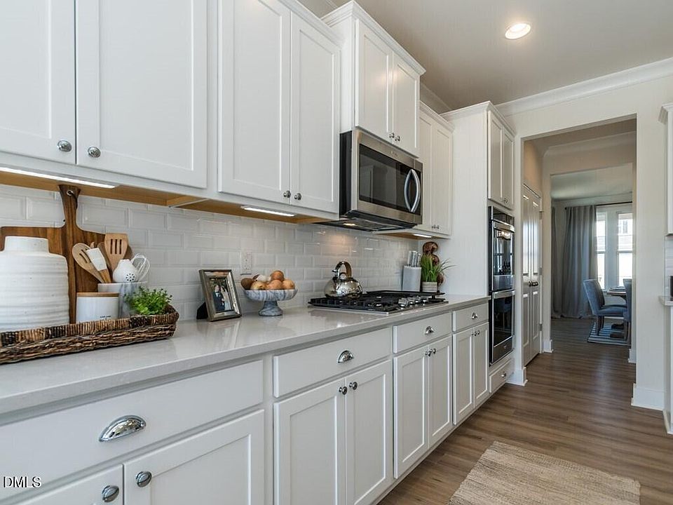 1st image of 545 Hipwood Dr