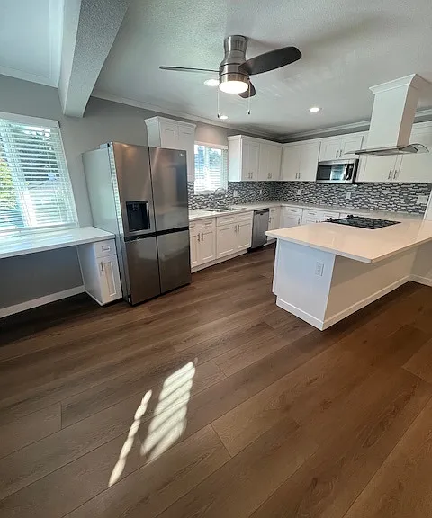 Alamo Dr — Photo 1