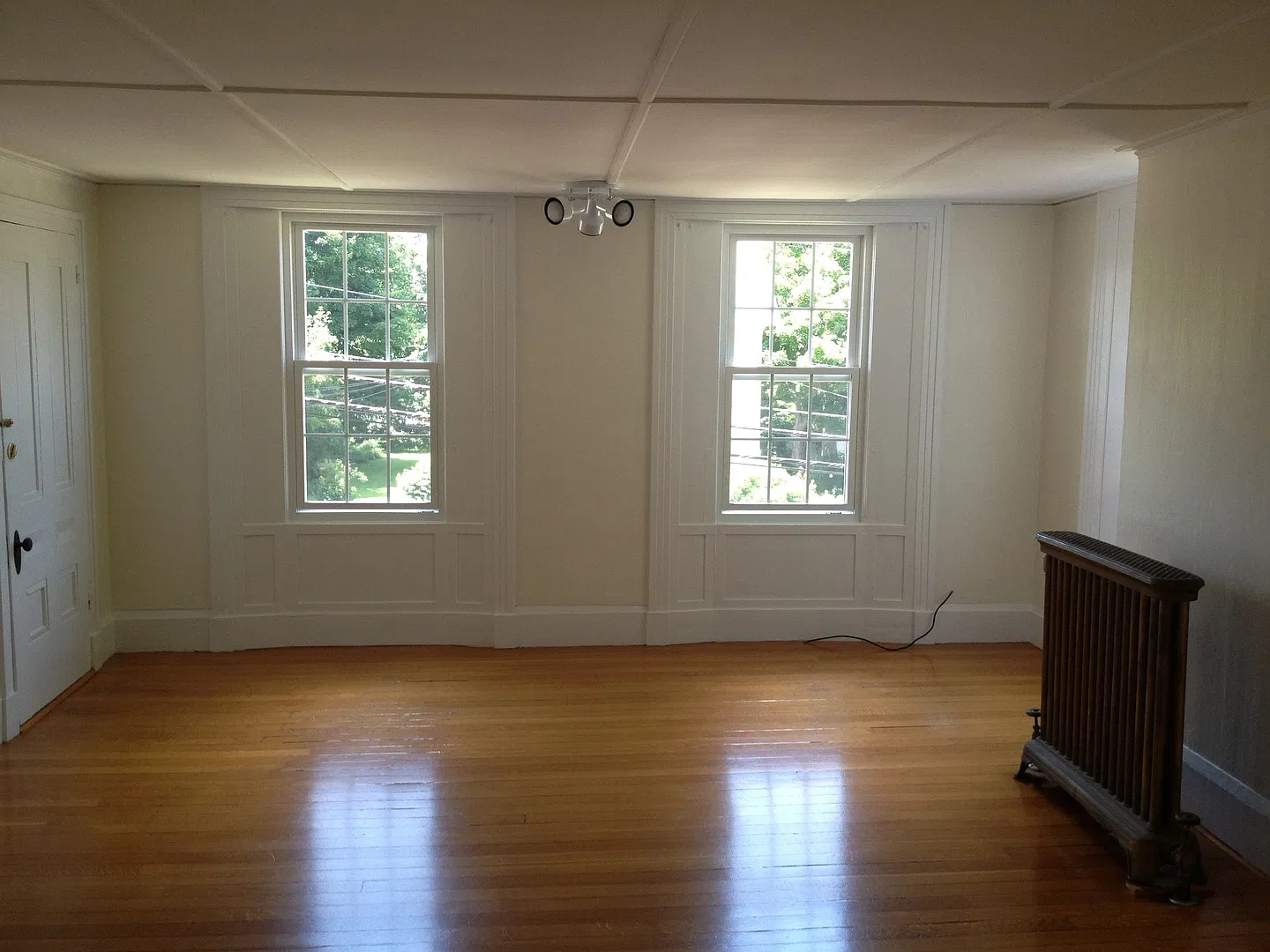 163 Central — Photo 3