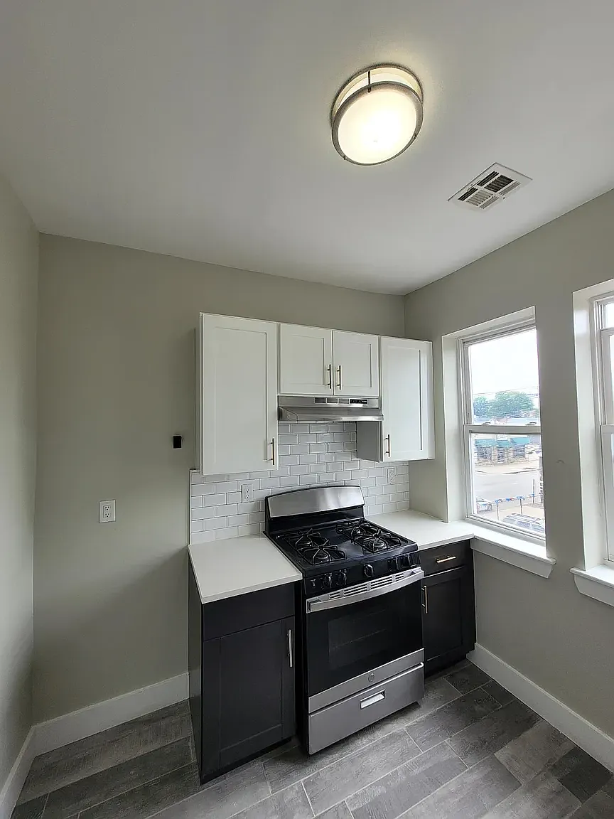 2 bed, 800 sqft, $1,899 — Photo 4