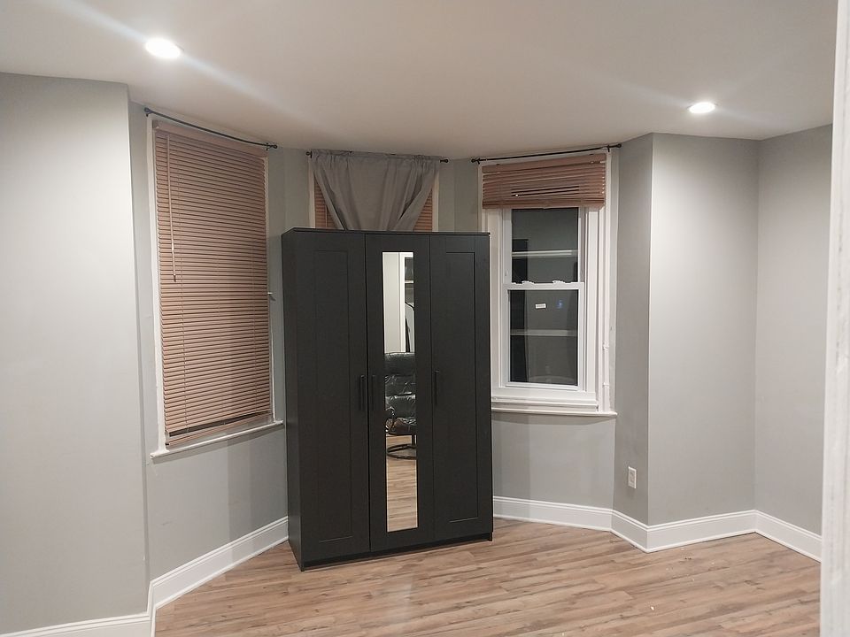 2nd image of 4650 Brown St