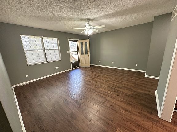 4th image of 309 NW Highland Ln