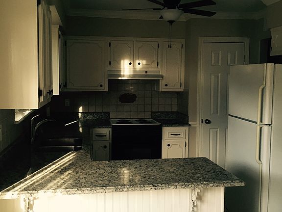 5th image of 9221 Darlina Dr #9223