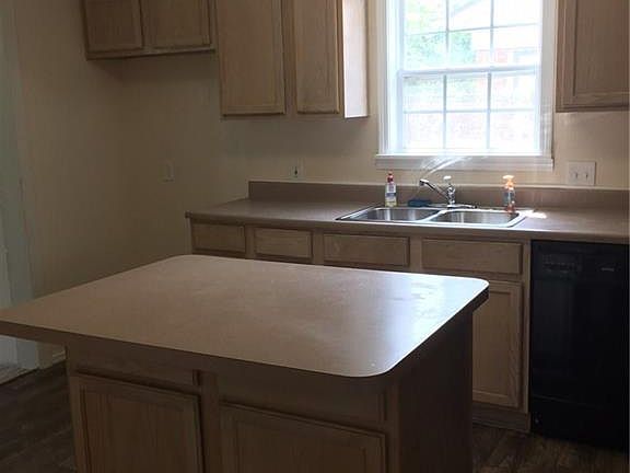 3rd image of 4714 Wateka Dr
