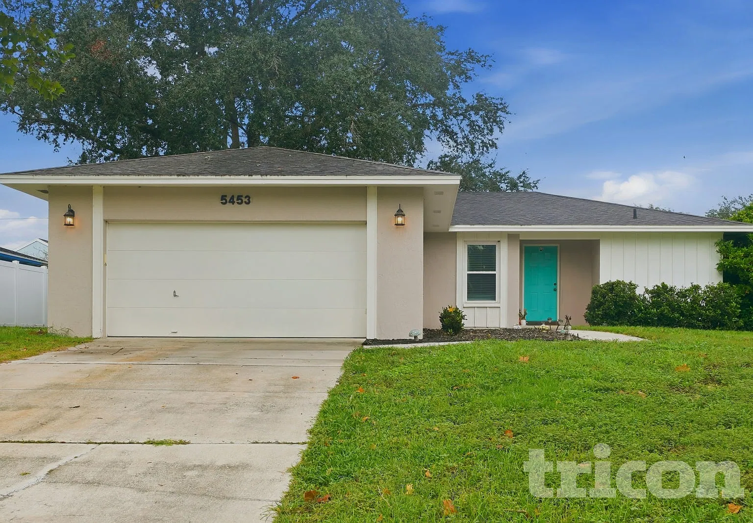 5453 Southgrove Drive Lakeland FL — Photo 1