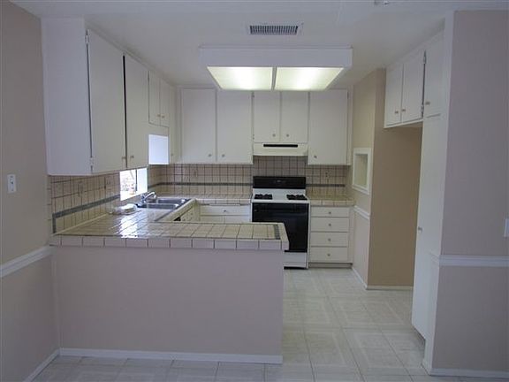 5th image of 5063 Laurel Park Dr