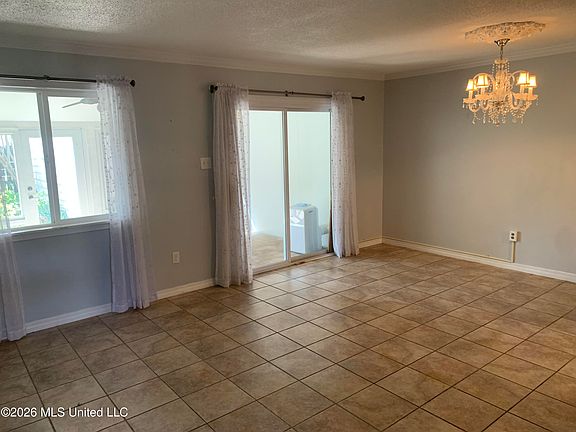 3rd image of 928 Courthouse Rd Unit 38