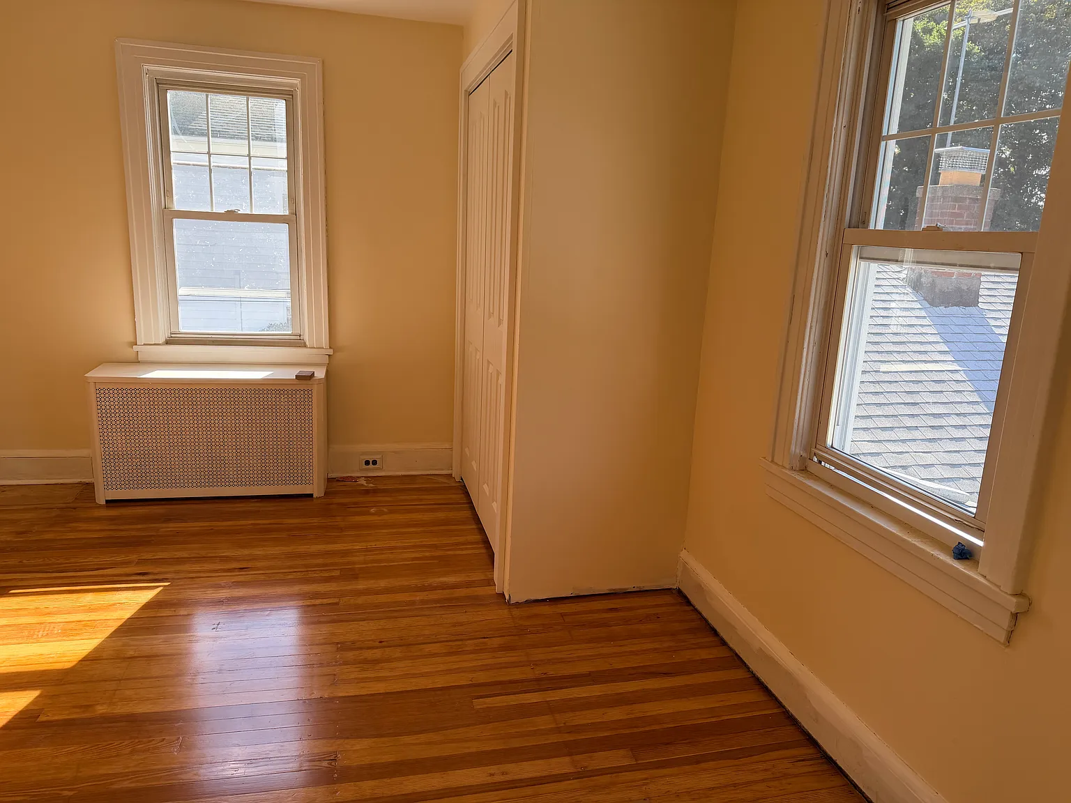 3 bed, 1.5 bath, $2,200 — Photo 2