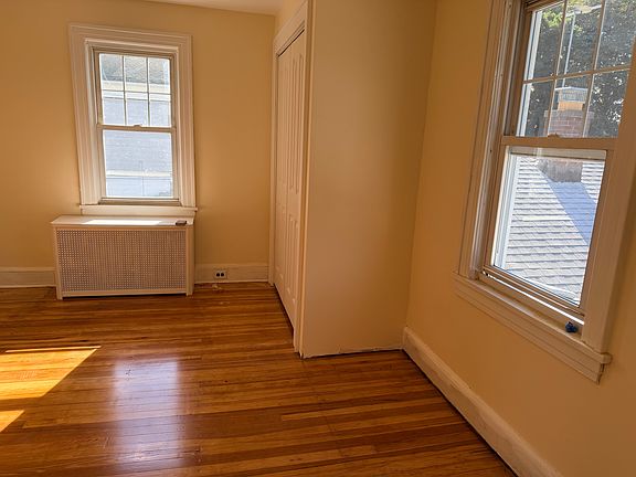 2nd image of 1521 Monroe Ave