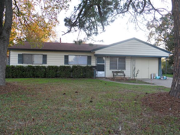 2nd image of 3415 Moonlake Cir