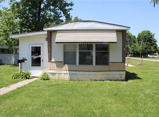 702 E Maine St, Windsor, IL