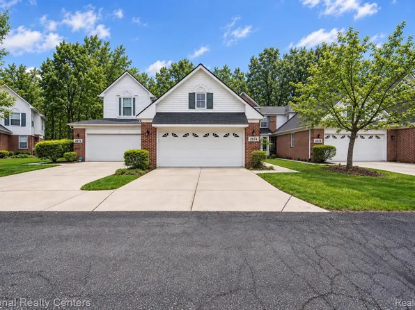 2674 Bass Wood Ln, Wixom, MI 48393