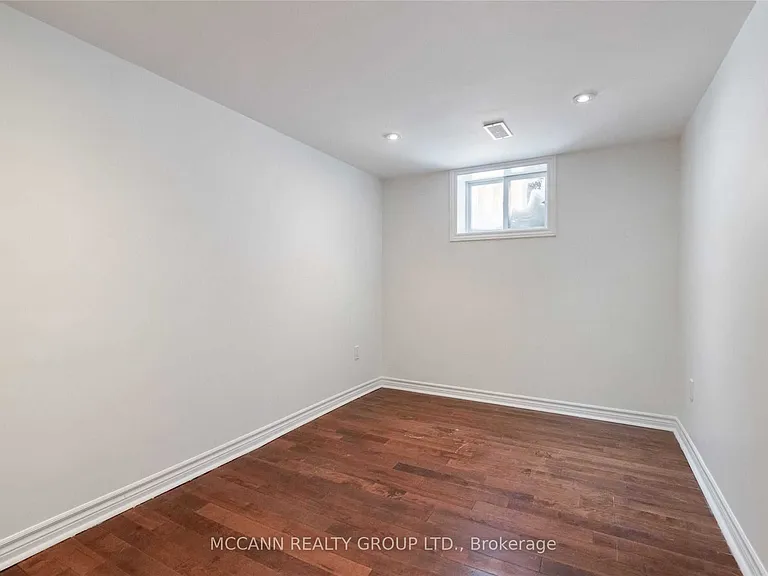 114 Belgravia Ave #BASEMENT — Photo 11