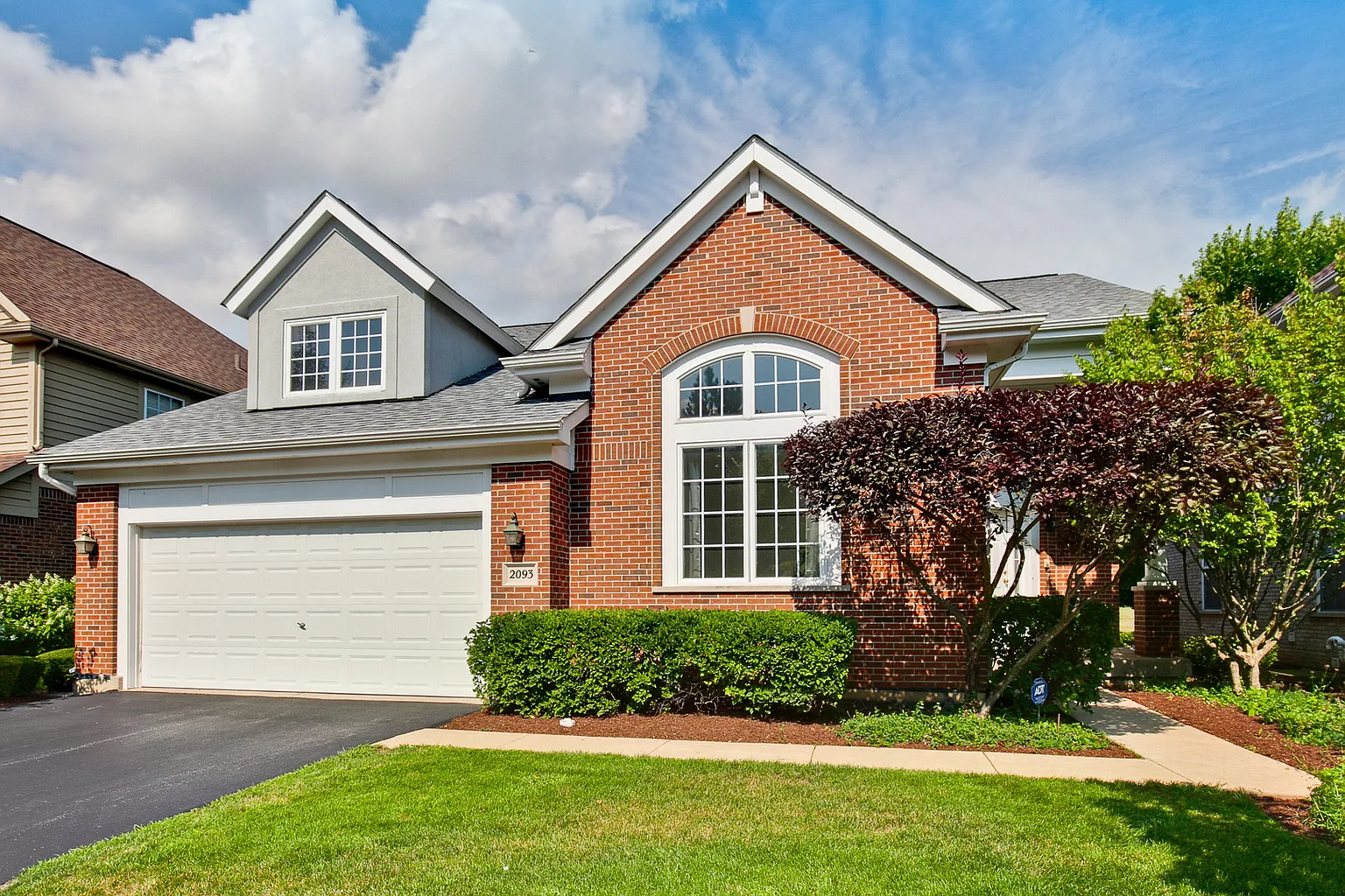 2093 Inverness Dr photo 1