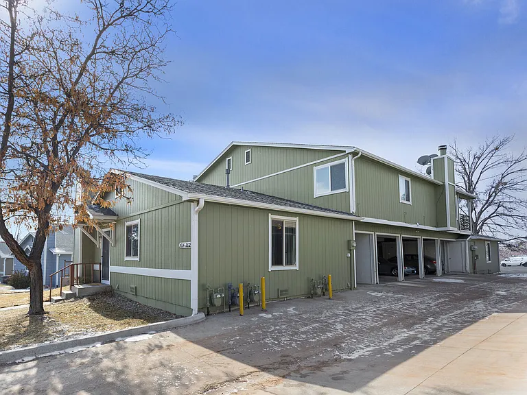 Hearthwood Ln — Photo 18