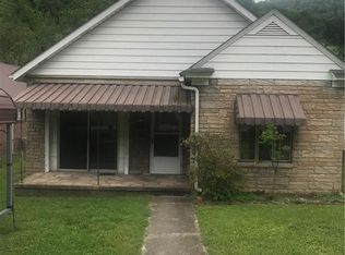 312 Westwind Dr, Logan, WV 25601