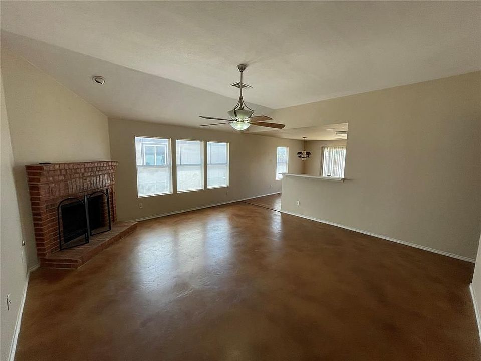 1st image of 707 Eaglecreek Dr