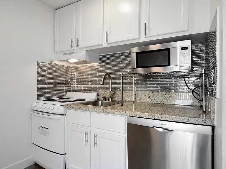 22100 Burbank Blvd #259G — Photo 4