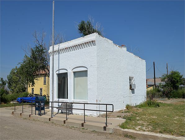 2nd image of 301 Main St