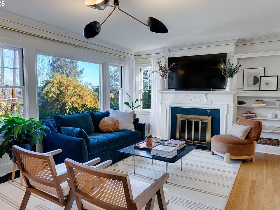1696 SW Montgomery Dr, Portland, OR 97201 | Zillow