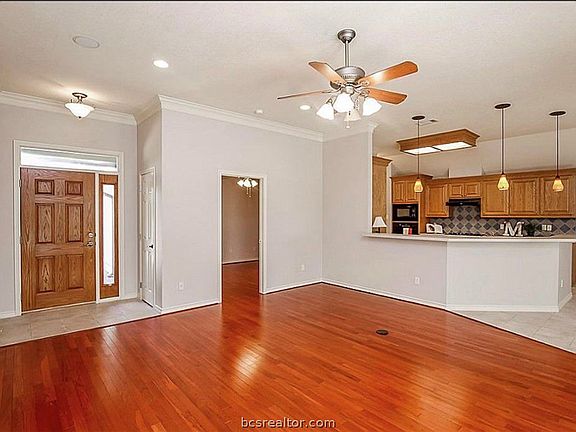 2nd image of 2332 Kendal Green Cir