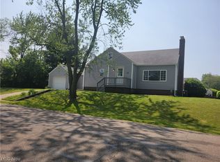 1911 Fairview Pl, Alliance, OH 44601