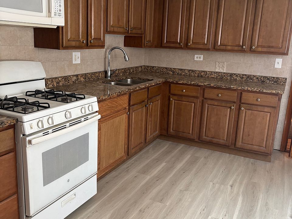 1st image of 5204 N Potawatomie Ave #1W