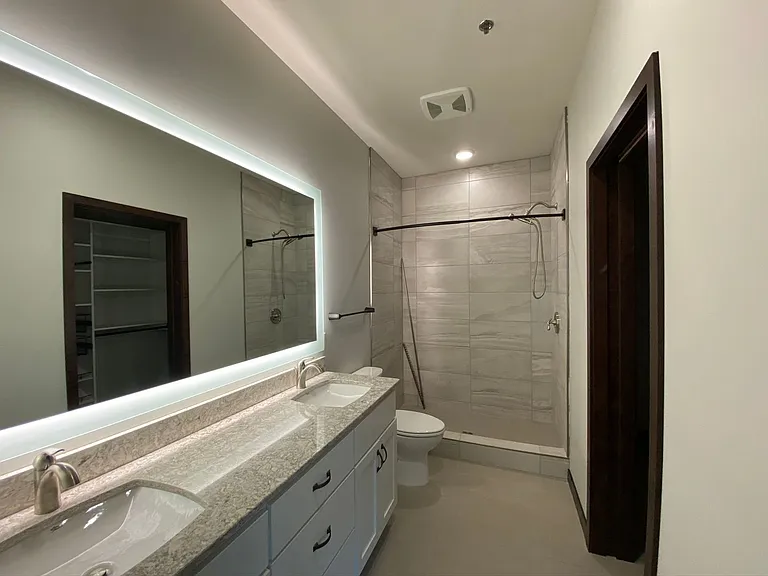 201 N Riverfront Dr — Photo 6