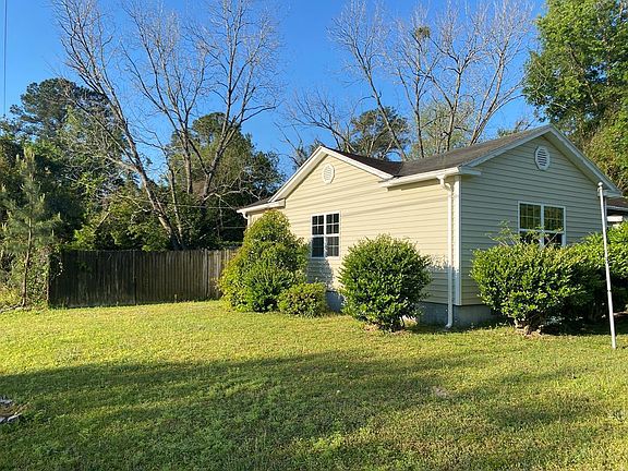 2nd image of 827 Lausanne Dr