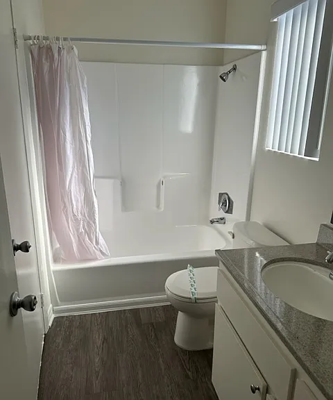 Westbay Apartments — Photo 49