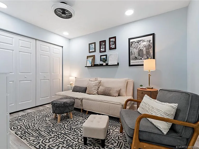 310 SE Denver Ave #2 — Photo 19
