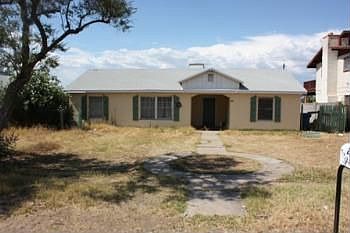 1st image of 2513 E Don Carlos Ave