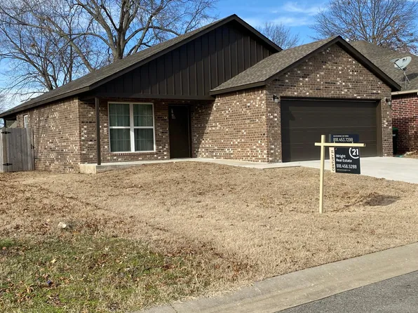 1241 W Lisa Ann Dr, Tahlequah, OK 74464