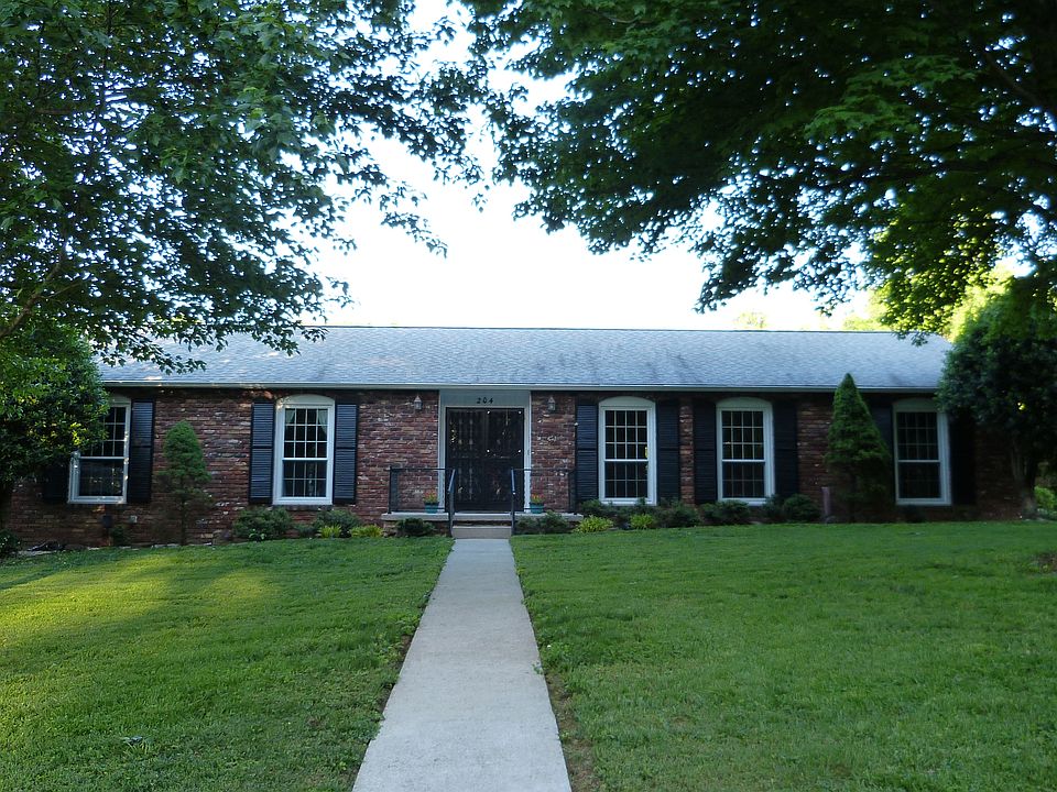 1st image of 204 Essex Dr