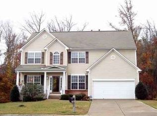 102 Castle Hall Ct, Simpsonville, SC 29680