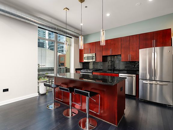 3rd image of 700 N Larrabee St APT 308